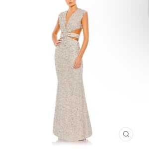 NWT Mac Duggal  SEQUINED CAP SLEEVE PLUNGE NECK CUT OUT Gown #10919